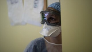 Κορωνοϊός - ΠΟΕΔΗΝ: Μόλις 9 κενές ΜΕΘ στην Αττική - «Πόλεμος» στα εφημερεύοντα νοσοκομεία