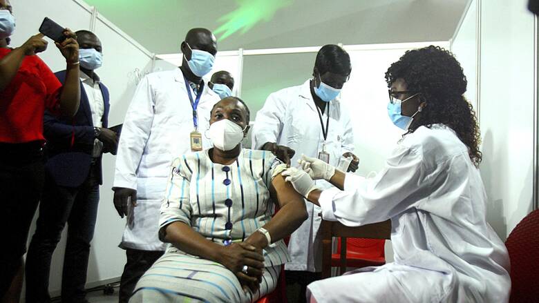 Κορωνοϊός: Ξεκίνησαν οι εμβολιασμοί μέσω του προγράμματος COVAX στην Αφρική
