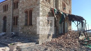 Το CNN Greece στην Ελασσόνα: Τις πληγές τους μετρούν οι σεισμόπληκτοι