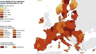 Κορωνοϊός: «Κοκκίνησε» η μισή Ελλάδα στον Ευρωπαϊκό χάρτη ECDC