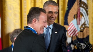 Ομπάμα και Σπρίνγκστιν συζητούν για μουσική - Τι ακούει ο πρώην Πρόεδρος στο ντους;