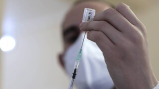 Γάλλος υπουργός: Η ΕΕ πρέπει να είναι ενωμένη σε ό,τι αφορά τα ρωσικά και τα κινεζικά εμβόλια