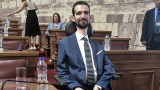 Κυμπουρόπουλος: «Αν η μάνα μου είχε δει ότι είμαι ανάπηρος, θα με σκότωνε ή όχι;»