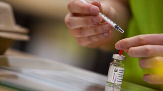 Εμβόλιο AstraZeneca: Συνέχιση των εμβολιασμών συνιστά ο Παγκόσμιος Οργανισμός Υγείας