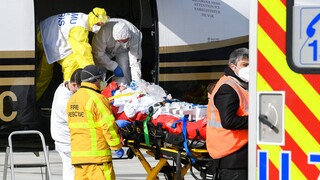Κορωνοϊός: Προς σκληρότερα μέτρα στο Παρίσι καθώς οι μεταλλάξεις «λυγίζουν» τα νοσοκομεία