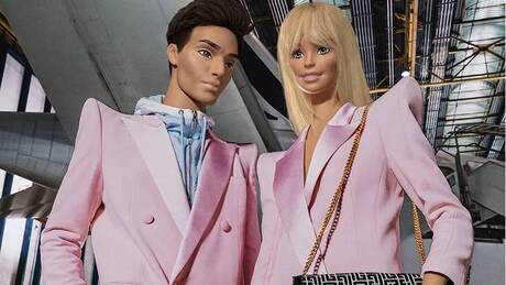 Η Barbie και ο Ken στο σόου της συλλογής F/W 2021 του οίκου Balmain