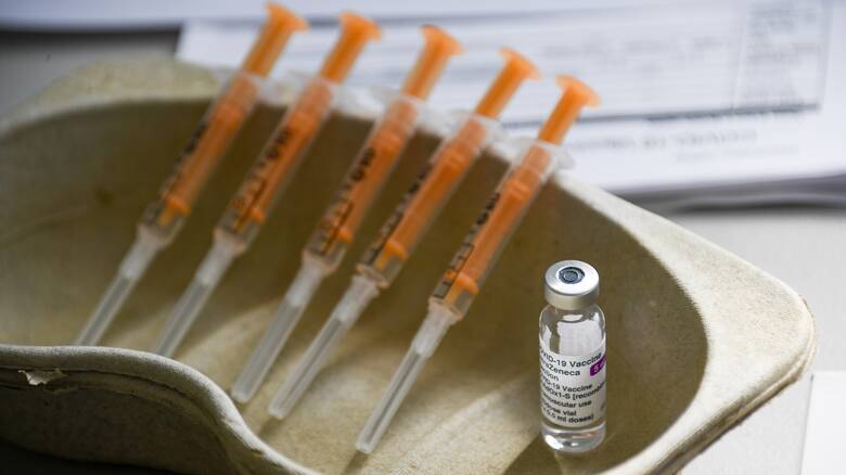 Οι πέντε πιο επίμονοι μύθοι για τα εμβόλια κατά του κορωνοϊού
