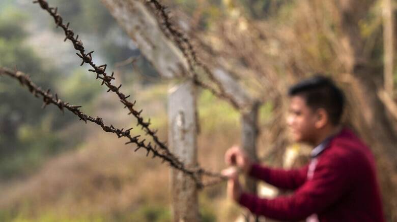 Αποκλειστικό CNNi: Κάτοικοι της Μιανμάρ δραπετεύουν στην Ινδία