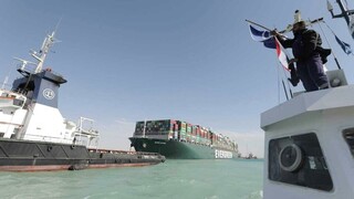 Διώρυγα του Σουέζ: Ξεκίνησε η διέλευση των πλοίων - Έλληνας πλοίαρχος περιγράφει την κατάσταση