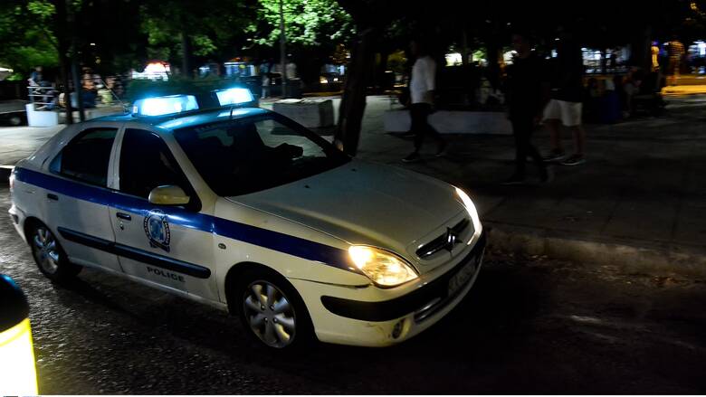 Θεσσαλονίκη: Νέα έφοδος της αστυνομίας σε «μπαρ-καμπαρέ» που λειτουργούσε εν μέσω lockdown