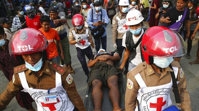 Μιανμάρ: Εργαζόμενοι του Ερυθρού Σταυρού συλλαμβάνονται, εκφοβίζονται και τραυματίζονται
