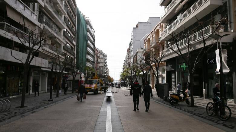 Κορωνοϊός - Λοιμωξιολόγοι: Μπλόκο σε λιανεμπόριο και διαδημοτικές σε Θεσσαλονίκη, Αχαΐα, Κοζάνη