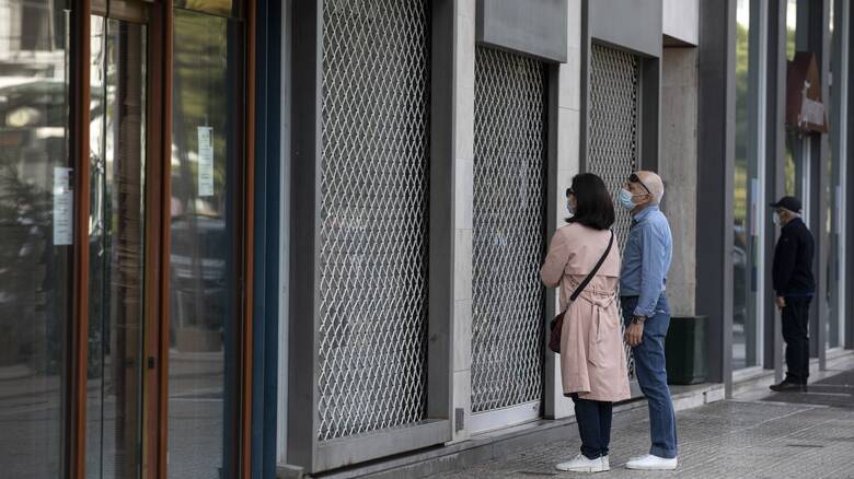 Επιστολή τριών περιφερειαρχών προς Μητσοτάκη: Ζητούν 5.000 ευρώ για τα κλειστά καταστήματα