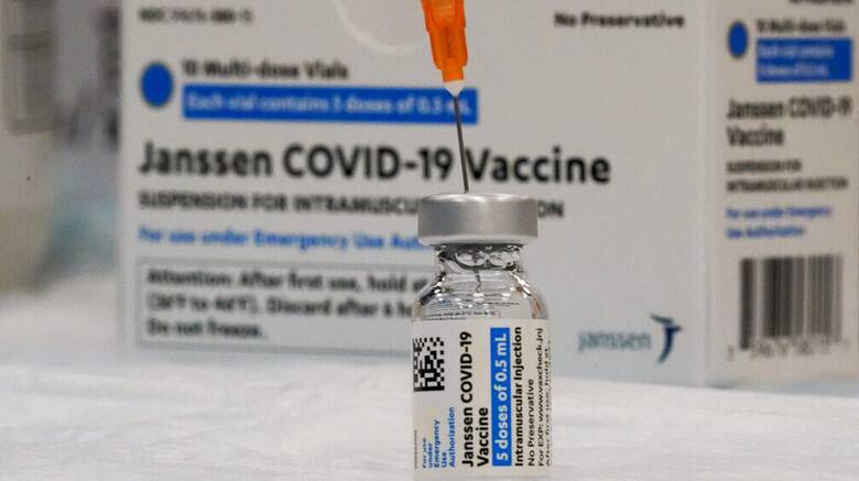 ΕΜΑ: Έρευνα για πιθανό κίνδυνο θρομβώσεων και με το εμβόλιο της Johnson & Johnson