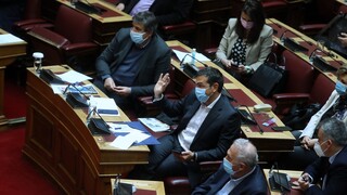 ΣΥΡΙΖΑ: Αποχή από τις ονομαστικές ψηφοφορίες στη Βουλή