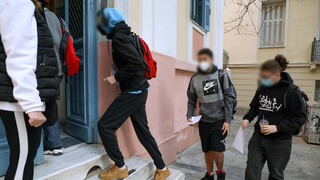 Θεσσαλονίκη: Στον εισαγγελέα η μητέρα που έστειλε στο σχολείο το γιο της χωρίς self test