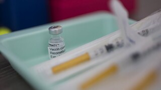 Εμβολιασμός: «Ανοίγει» η πλατφόρμα για τις ηλικίες 50 έως 59 ετών