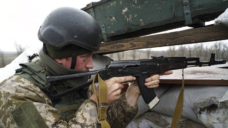 Ανάφλεξη στην Ουκρανία «βλέπει» η ΕΕ: 150.000 Ρώσοι στρατιώτες στα σύνορα και νοσοκομεία εκστρατείας