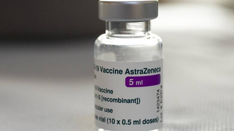 Τι γνωρίζουμε για τις θρομβώσεις και τα εμβόλια AstraZeneca και Johnson & Johnson