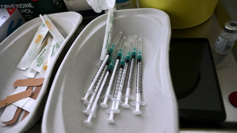 Εμβόλιο - κορωνοϊός: Non stop εμβολιασμοί μέσα στο Πάσχα - Τι προβλέπεται