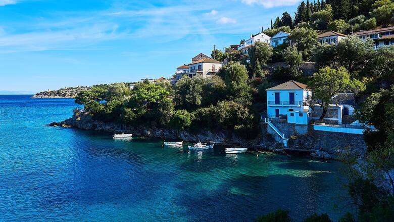 Sunday Times: Η «χρυσή» δωδεκάδα των ελληνικών νησιών για τις φετινές διακοπές