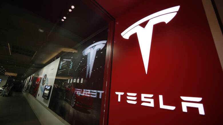 Tesla: Έντονη η ανησυχία των ειδικών για το νέο σύστημα αυτόνομης οδήγησης