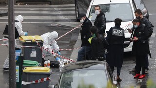 Επίθεση με μαχαίρι στο Παρίσι: Νεκροί μία 49χρονη αστυνομικός και ο δράστης