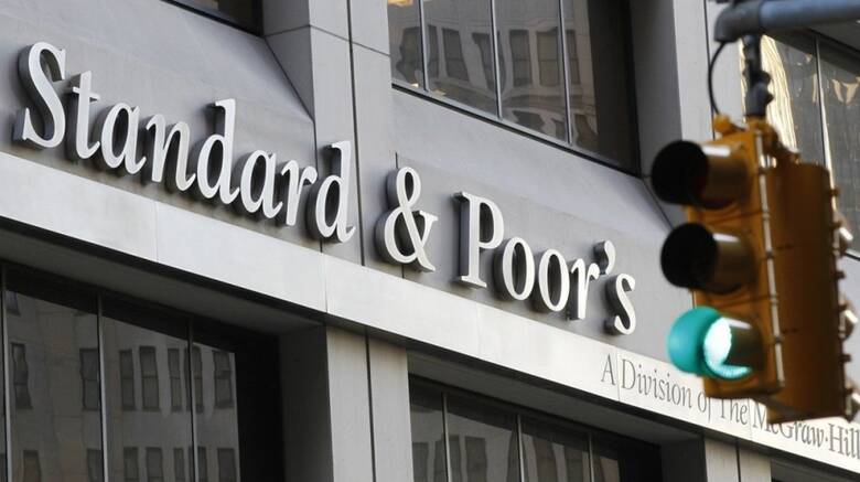 Η Standard & Poors αναβάθμισε την Ελλάδα σε «ΒΒ» με θετικές προοπτικές