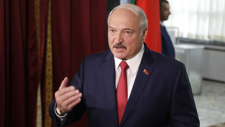 Λευκορωσία: Ο Λουκασένκο «μεταβιβάζει» τις προεδρικές εξουσίες στο Συμβούλιο Ασφαλείας