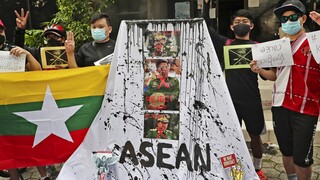 Μιανμάρ: Επιθέσεις εναντίον αεροπορικών βάσεων - Απόρριψη του σχεδίου της ASEAN απο τη χούντα