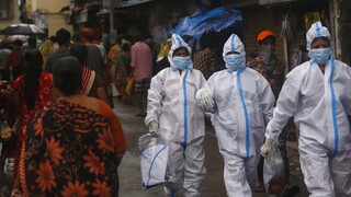 Ινδία: Εμβολιαστικά κέντρα κλείνουν την ώρα που η χώρα καταγράφει ρεκόρ κρουσμάτων κορωνοϊού
