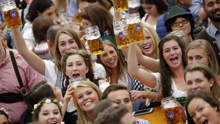 Oktoberfest: Το μεγαλύτερο φεστιβάλ μπύρας μετακομίζει στο Ντουμπάι;