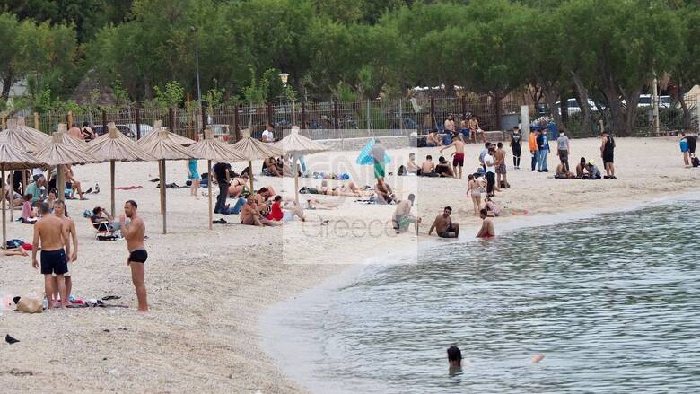 Πάσχα: Ανέβηκε η θερμοκρασία, κατηφόρισαν στις παραλίες οι Αθηναίοι