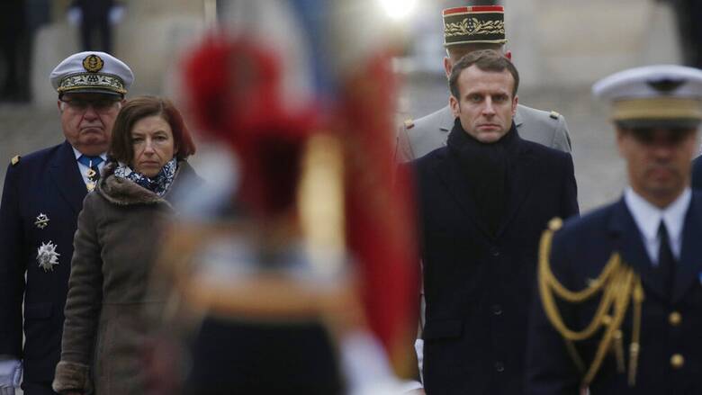 Γαλλία - DW: «Στρατηγοί με παντόφλες» ονειρεύονται πραξικόπημα