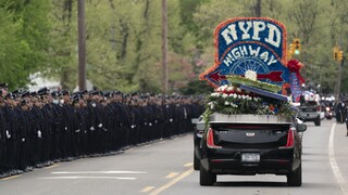 ΗΠΑ: Σε κλίμα συγκίνησης τελέστηκε η κηδεία του ομογενή αστυνομικού