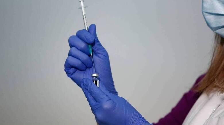 Γαλλία- Κορωνοϊός: Ξεκινάει ο εμβολιασμός σε έφηβους 16-17 ετών που κινδυνεύουν να νοσήσουν σοβαρά