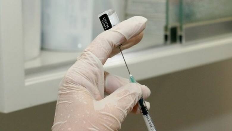 Βρετανία: Εναλλακτικό εμβόλιο αντί της AstraZeneca για τους κάτω των 40 ετών