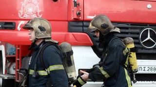 Κόρινθος: Ισχυρές εκρήξεις σε νταλίκα που πήρε φωτιά εν κινήσει στην παλαιά εθνική οδό