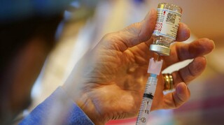 Κορωνοϊός - Ιαπωνία: Ενδεχόμενη έγκριση των εμβολίων της AstraZeneca και της Moderna