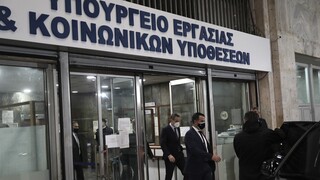 Αντιδράσεις για το ωράριο εργασίας: Αιχμηρή κριτική από ΣΥΡΙΖΑ και ΚΚΕ