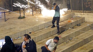 Ιερουσαλήμ: 90 τραυματίες σε νέες συγκρούσεις ισραηλινής αστυνομίας - Παλαιστινίων