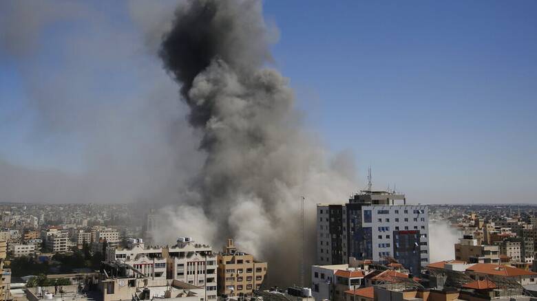 Ανελέητο σφυροκόπημα της Γάζας - Παγκόσμια ανησυχία μετά το βομβαρδισμό γραφείων ΜΜΕ