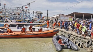 Τραγωδία στην Ινδονησία: Επιβάτες πλεούμενου μετακινήθηκαν όλοι μαζί για να βγάλουν σέλφι - 7 νεκροί