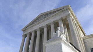 ΗΠΑ: Στο Ανώτατο Δικαστήριο υπό τη σύνθεση Τραμπ «κινδυνεύει» το δικαίωμα στην άμβλωση