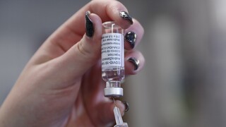 Εμβόλιο κορωνοϊός: Αποτελεσματικό και ως επαναληπτική δόση το σκεύασμα της AstraZeneca
