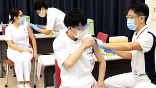 Κορωνοϊός - Ιαπωνία: Ποσοστό μικρότερο του 30% των υγειονομικών έχει εμβολιαστεί πλήρως