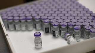 Κορωνοϊός - ΕΕ: Υπεγράφη η τρίτη σύμβαση με Pfizer/Biontech για αγορά 1,8 δισ. δόσεων εμβολίου