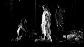Ο Γιάννης Χουβαρδάς σκηνοθετεί το έργο του Γιον Φόσσε «Κάποιος θα έρθει» στο Θόλο του ΚΠΙΣΝ
