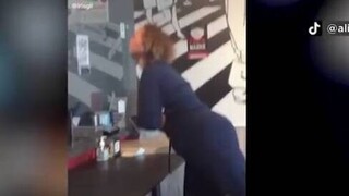 ΗΠΑ: Πελάτισσα φτύνει υπαλλήλους που της ζήτησαν να φορέσει μάσκα