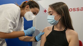 Κορωνοϊός - Ιταλία: Ξεκινά τους εμβολιασμούς εφήβων 12-15 ετών